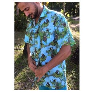 Pangols Sloth Print Men's Shirt Size Medium Button Down